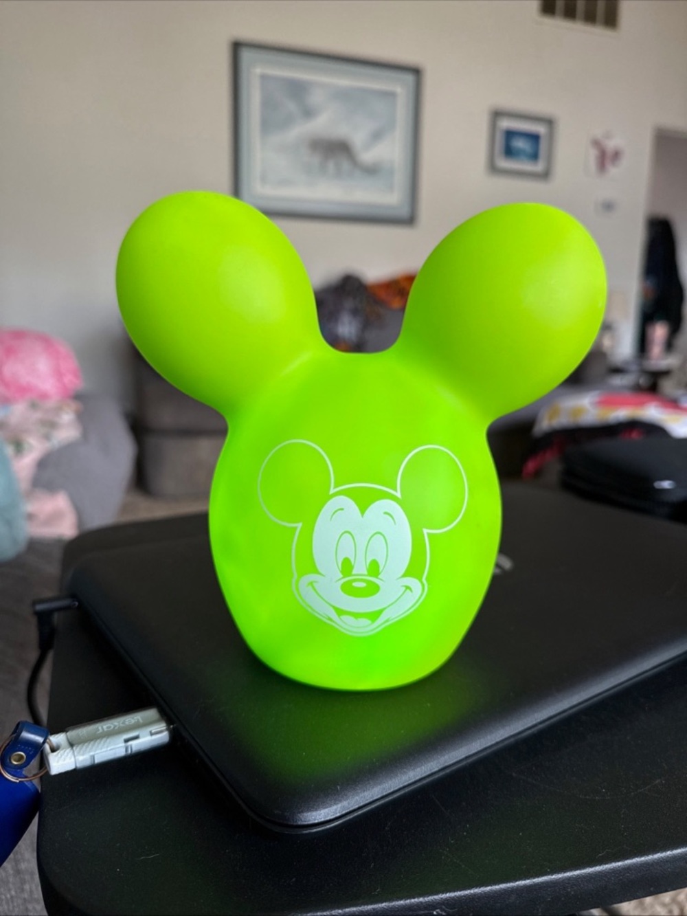 2024 Disney Play in the Park Green Light Up Mickey Balloon - Picture 4 of 6